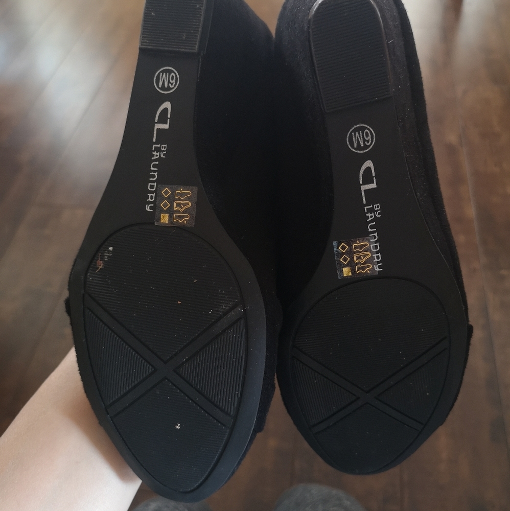 Platforms - Picture 2 of 2